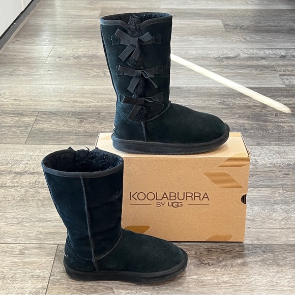 Koolaburra UGG Victoria Tall Boots Black 3 Bow Suede Kids Size 3 - Picture 3 of 10